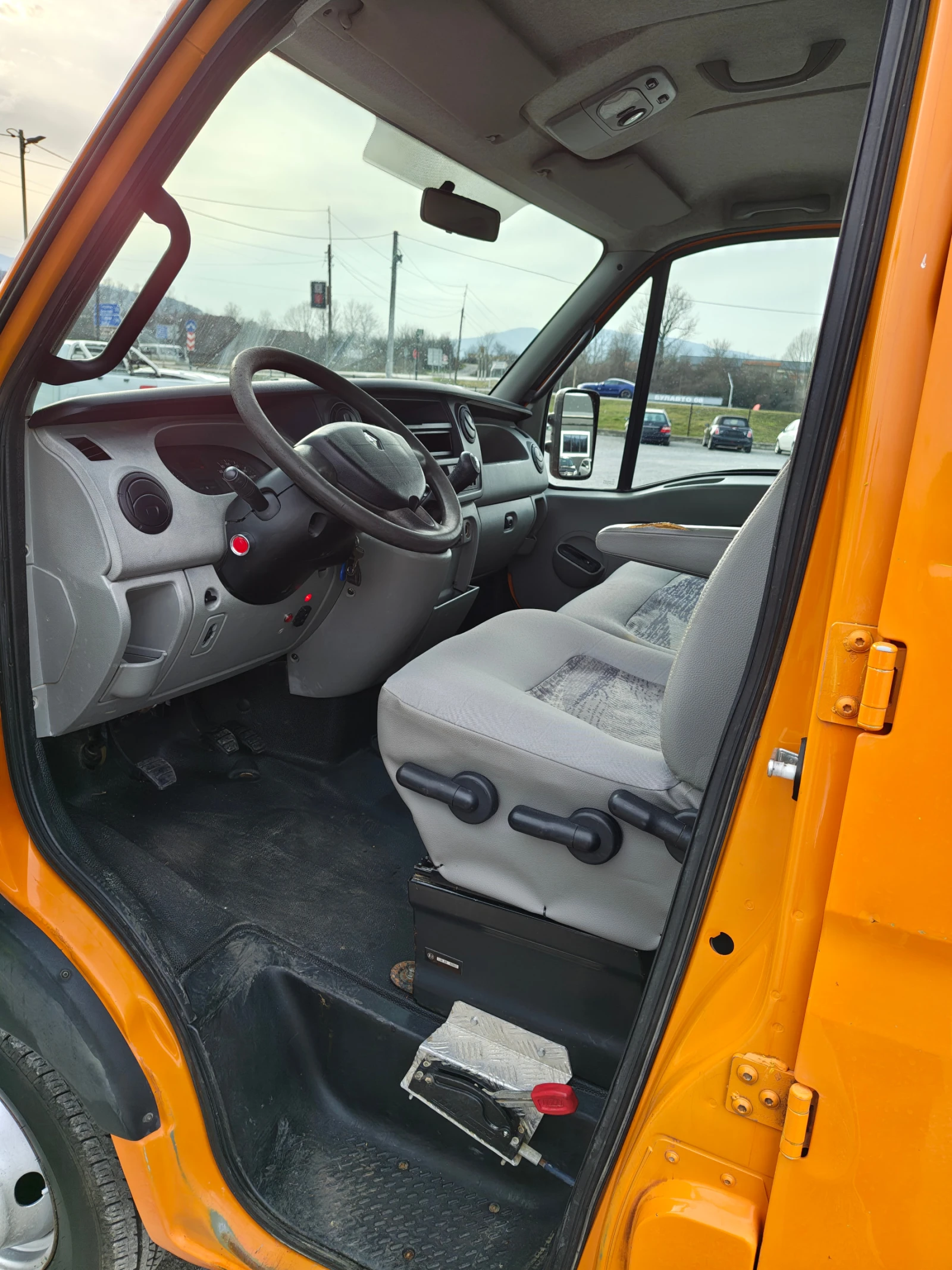 Renault Master 3.0 DCI, снимка 12 - Бусове и автобуси - 53710057