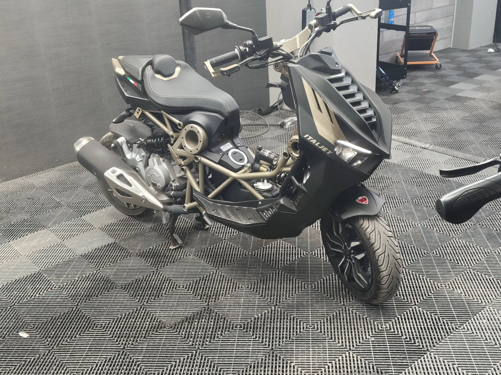 Italjet Dragster КАТЕГОРИЯ М
