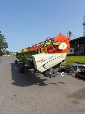      Claas LEXION 770 TT + CLAAS VARIO 1230 