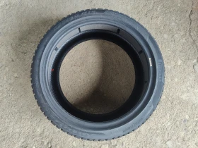 Гуми Зимни 235/40R19, снимка 8