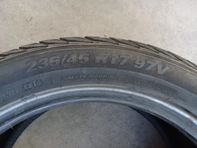 Гуми Зимни 235/45R17, снимка 5 - Гуми и джанти - 47418500