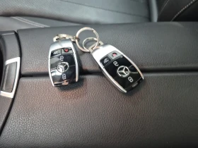 Mercedes-Benz E 300 4MATIC * AMG * CARFAX * , снимка 10