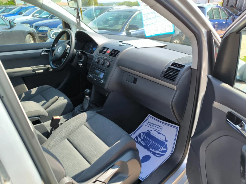 VW Touran 2.0TD, снимка 6 - Автомобили и джипове - 47292593