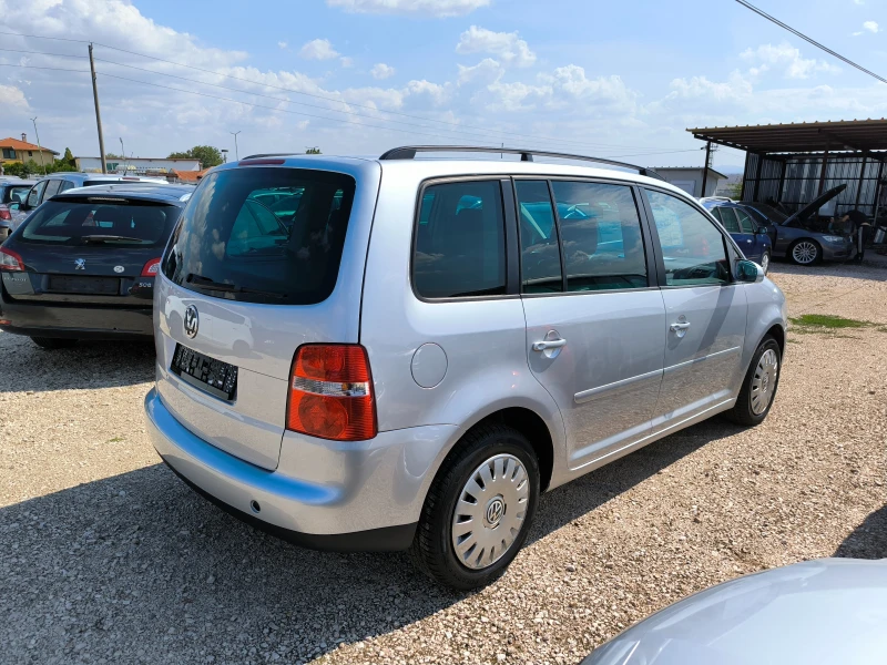 VW Touran 2.0TD, снимка 5 - Автомобили и джипове - 47292593