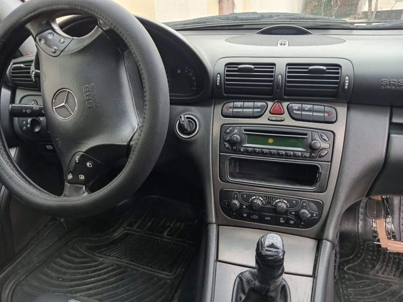 Mercedes-Benz C 220 Авангард, снимка 4 - Автомобили и джипове - 49516793