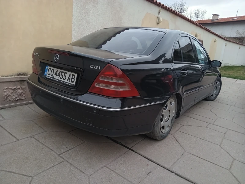 Mercedes-Benz C 220 Авангард, снимка 6 - Автомобили и джипове - 49516793