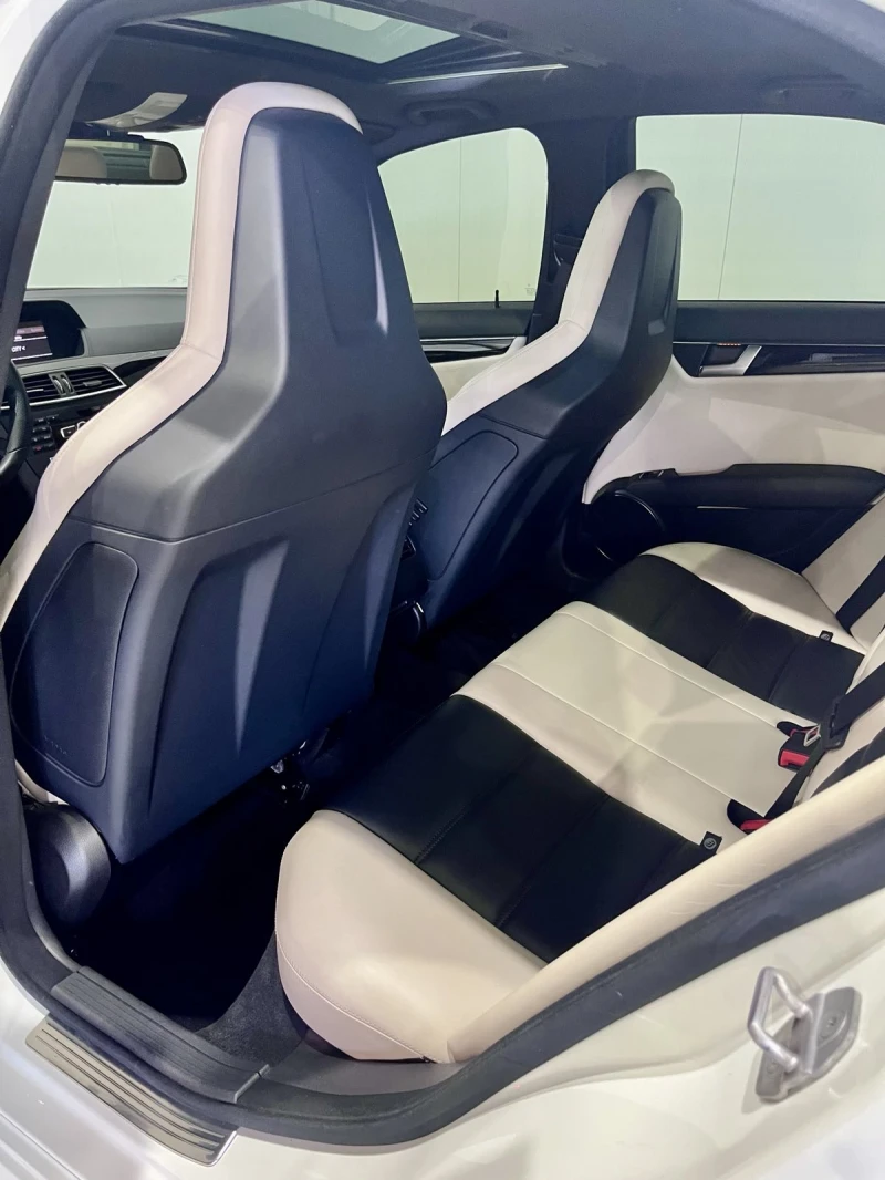 Mercedes-Benz C 63 AMG Carbon Package, снимка 10 - Автомобили и джипове - 50575567