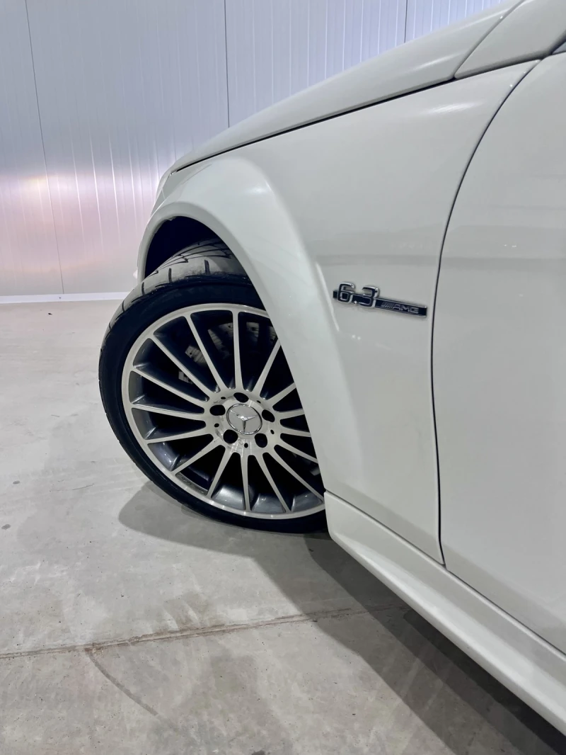Mercedes-Benz C 63 AMG Carbon Package, снимка 17 - Автомобили и джипове - 50575567