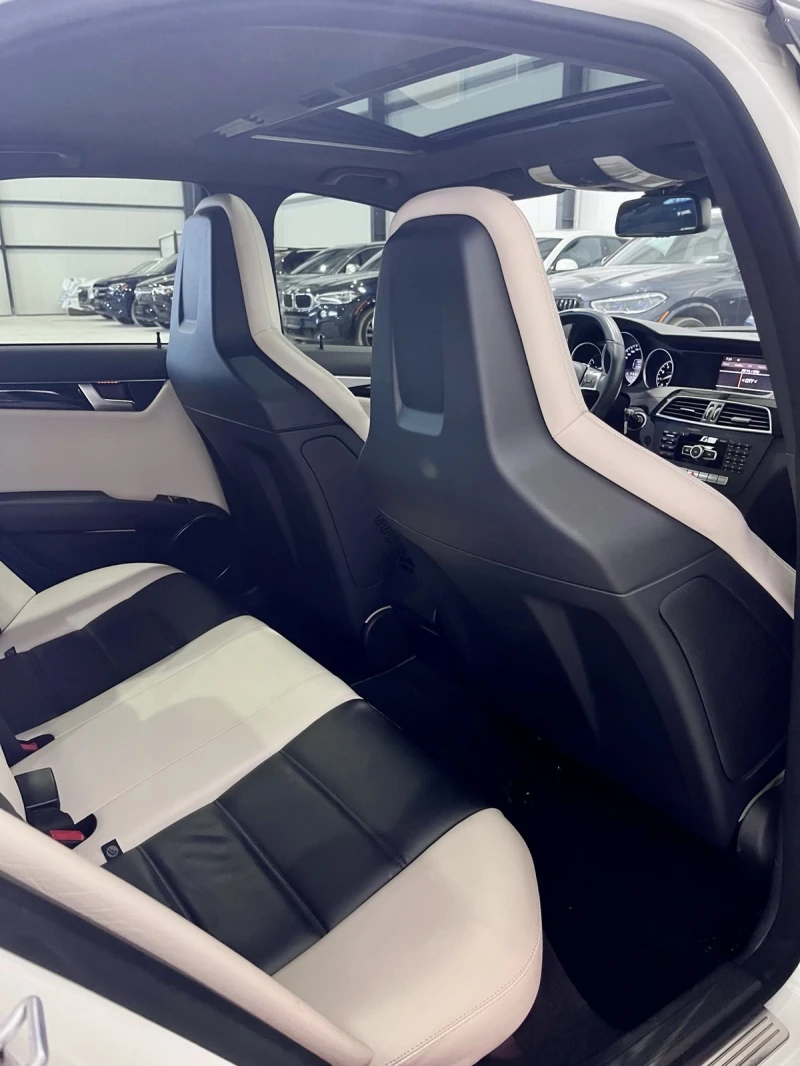 Mercedes-Benz C 63 AMG Carbon Package, снимка 11 - Автомобили и джипове - 50575567