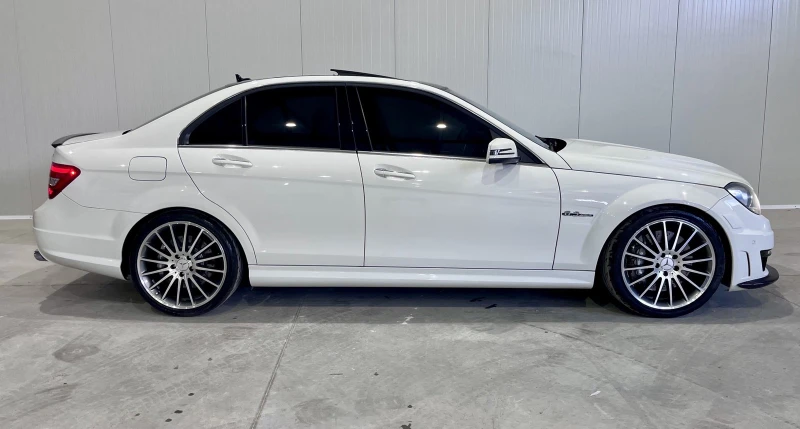 Mercedes-Benz C 63 AMG Carbon Package, снимка 6 - Автомобили и джипове - 50575567