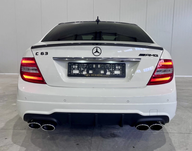 Mercedes-Benz C 63 AMG Carbon Package, снимка 4 - Автомобили и джипове - 50575567