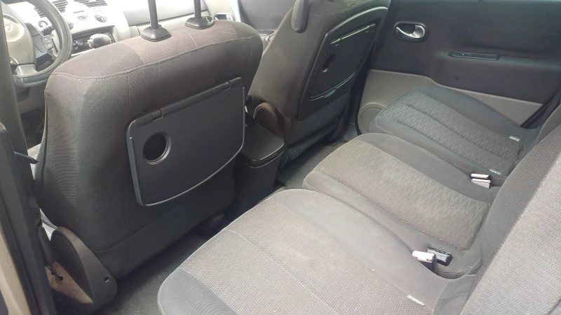 Renault Grand scenic, снимка 9 - Автомобили и джипове - 50601921