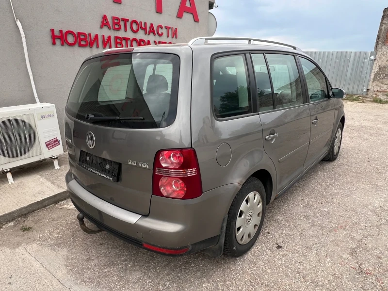 VW Touran 2.0TDI BMM, снимка 2 - Автомобили и джипове - 52645548