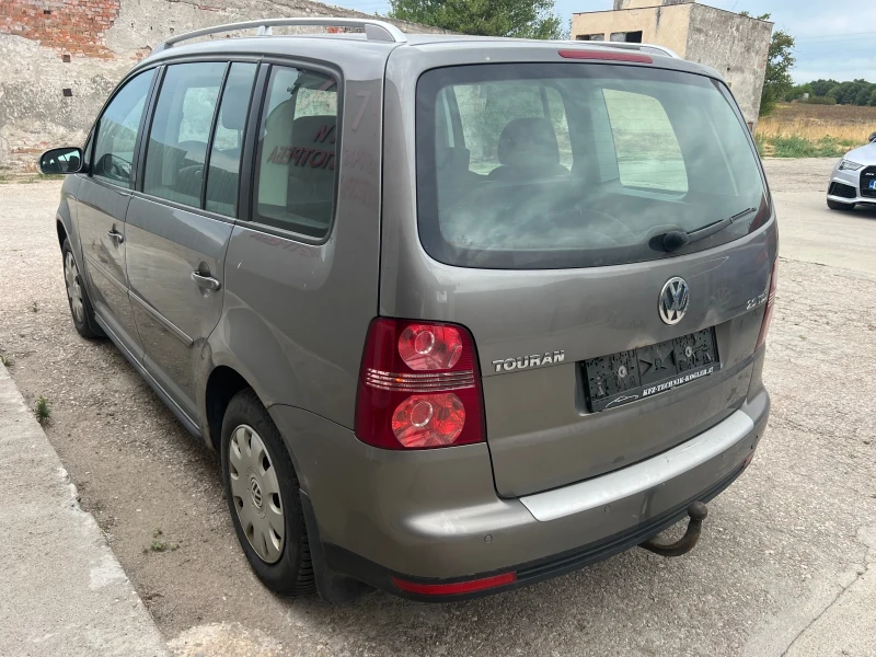 VW Touran 2.0TDI BMM, снимка 6 - Автомобили и джипове - 52645548
