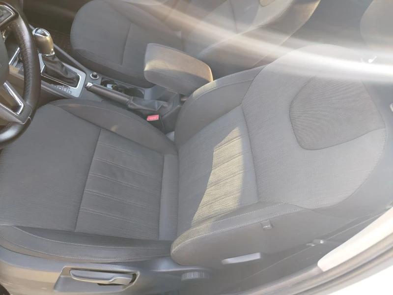 Skoda Octavia 1.6 TDI, снимка 10 - Автомобили и джипове - 51891828