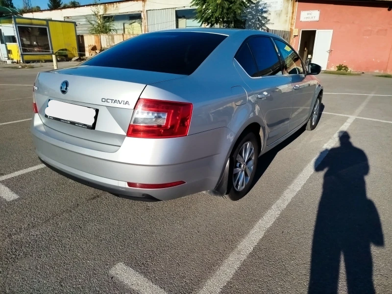 Skoda Octavia 1.6 TDI, снимка 6 - Автомобили и джипове - 51891828