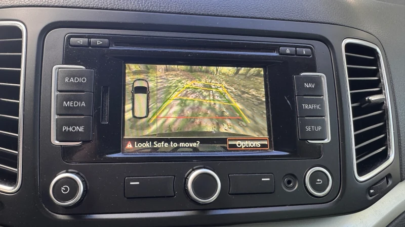 Seat Alhambra 2.0 TDi, снимка 15 - Автомобили и джипове - 52176337