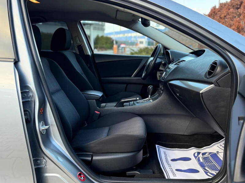 Mazda 3 2.0i АВТОМАТИК, снимка 7 - Автомобили и джипове - 52918663