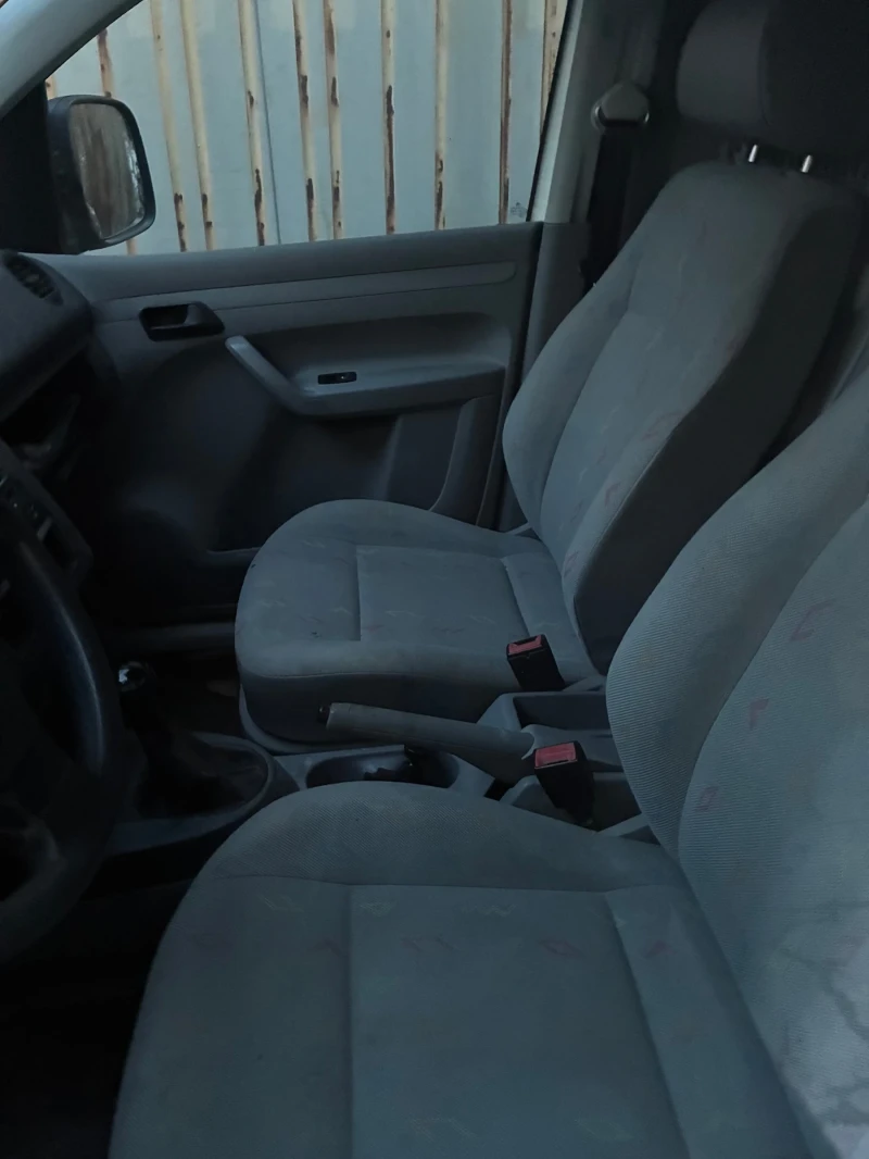VW Caddy 1.9 TDI , снимка 6 - Автомобили и джипове - 52990352