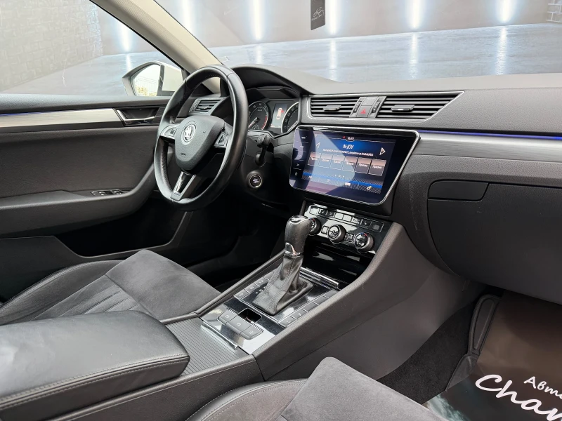 Skoda Superb 2.0 TSI, снимка 11 - Автомобили и джипове - 53093788