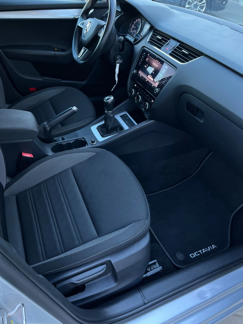 Skoda Octavia Дизел, 2019г. Реални Киломтри , Пълна сервизна ист, снимка 9 - Автомобили и джипове - 53342263