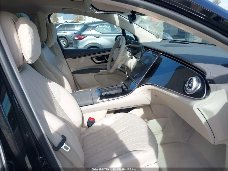 Mercedes-Benz EQS 450+ SUV* AMG-PACK* ОБДУХВАНЕ* BURMESTER* BUY NOW, снимка 6 - Автомобили и джипове - 53389047