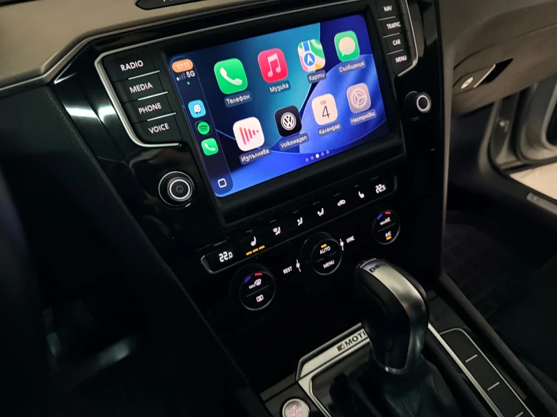 VW Passat DIGITAL* 4motion* DSG6* ПАНОРАМА* КОЖА* CarPlay* A, снимка 13 - Автомобили и джипове - 53407721