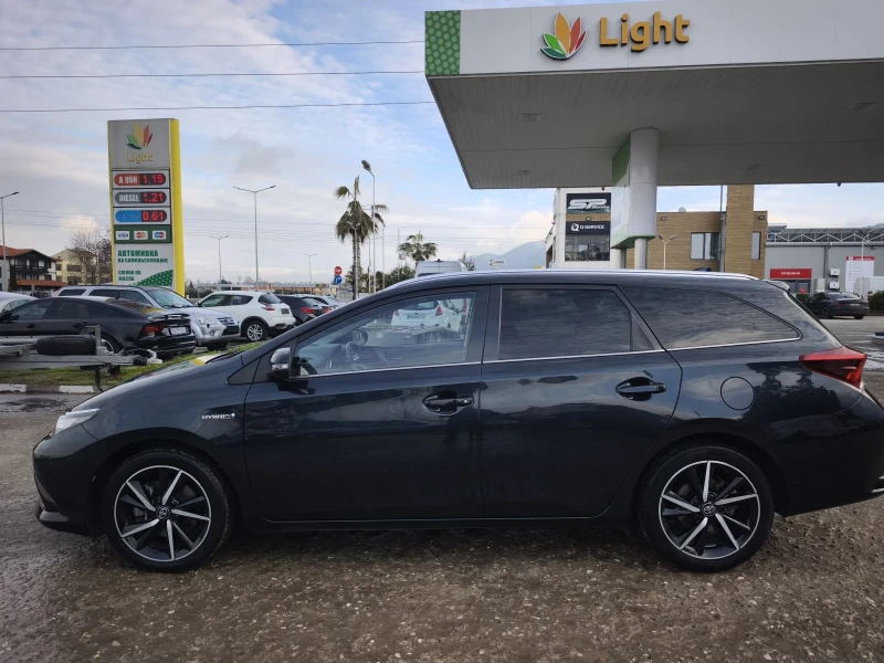 Toyota Auris 1.8HYBRID LOUNGE FULL SERVICE IN TOYOTA NEW , снимка 6 - Автомобили и джипове - 53434036