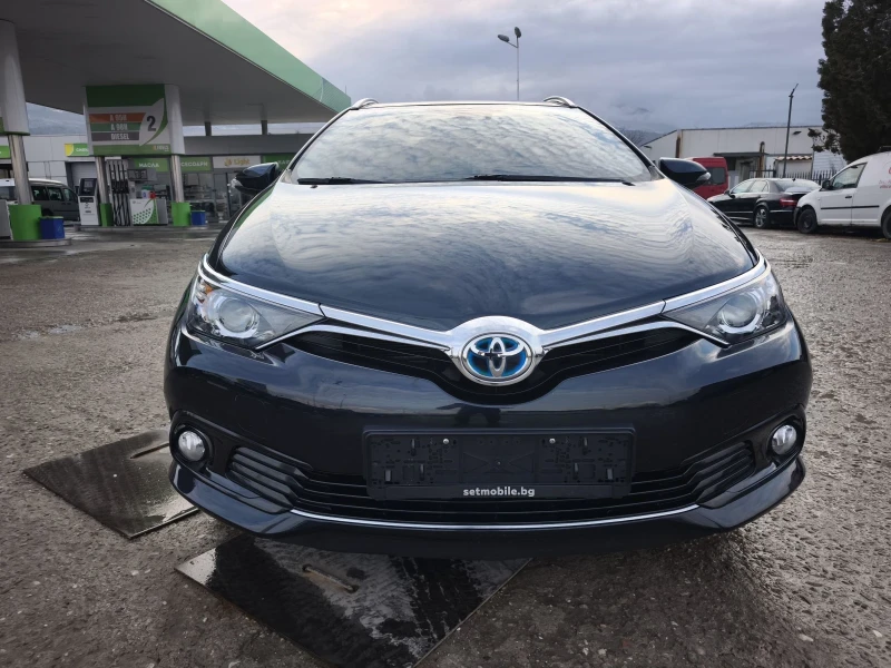 Toyota Auris 1.8HYBRID LOUNGE FULL SERVICE IN TOYOTA NEW , снимка 2 - Автомобили и джипове - 53434036
