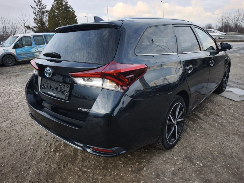 Toyota Auris 1.8HYBRID LOUNGE FULL SERVICE IN TOYOTA NEW , снимка 4 - Автомобили и джипове - 53434036