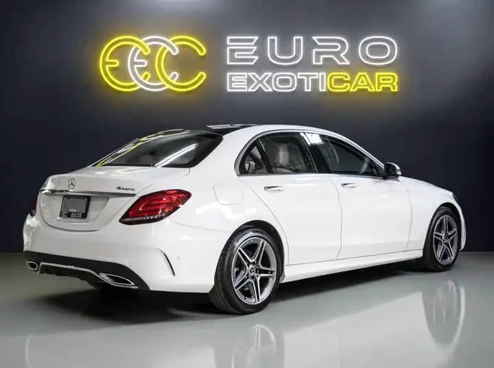 Mercedes-Benz C 300 4MATIC/Clean Carfax/AMG Pkg/Burmester/360CAM, снимка 5 - Автомобили и джипове - 55081544
