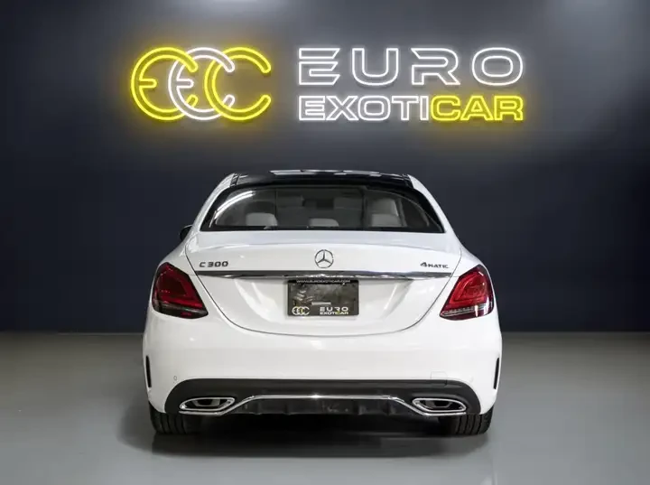 Mercedes-Benz C 300 4MATIC/Clean Carfax/AMG Pkg/Burmester/360CAM, снимка 6 - Автомобили и джипове - 55081544