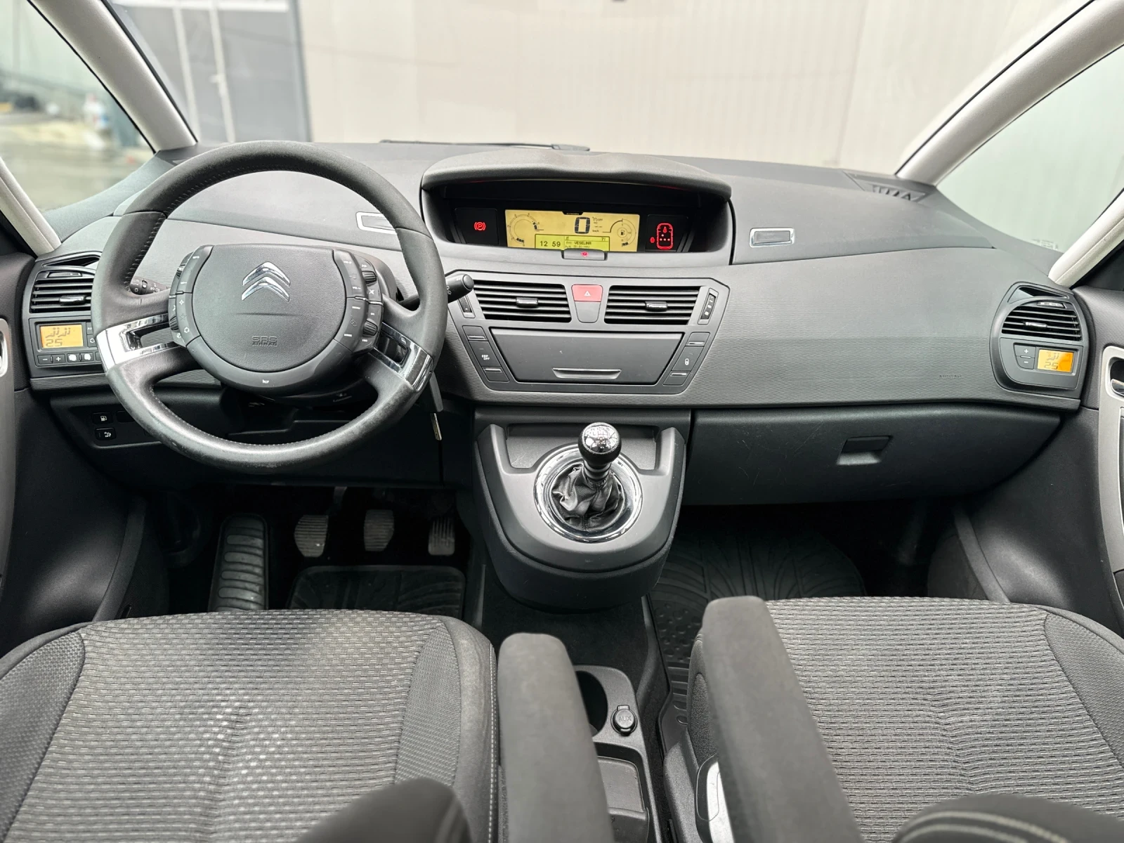 Citroen C4 Picasso 1.6 HDI - изображение 10