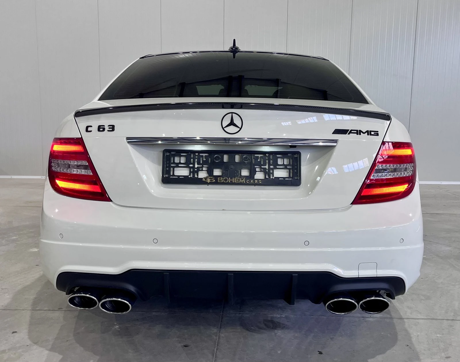 Mercedes-Benz C 63 AMG Carbon Package - изображение 4