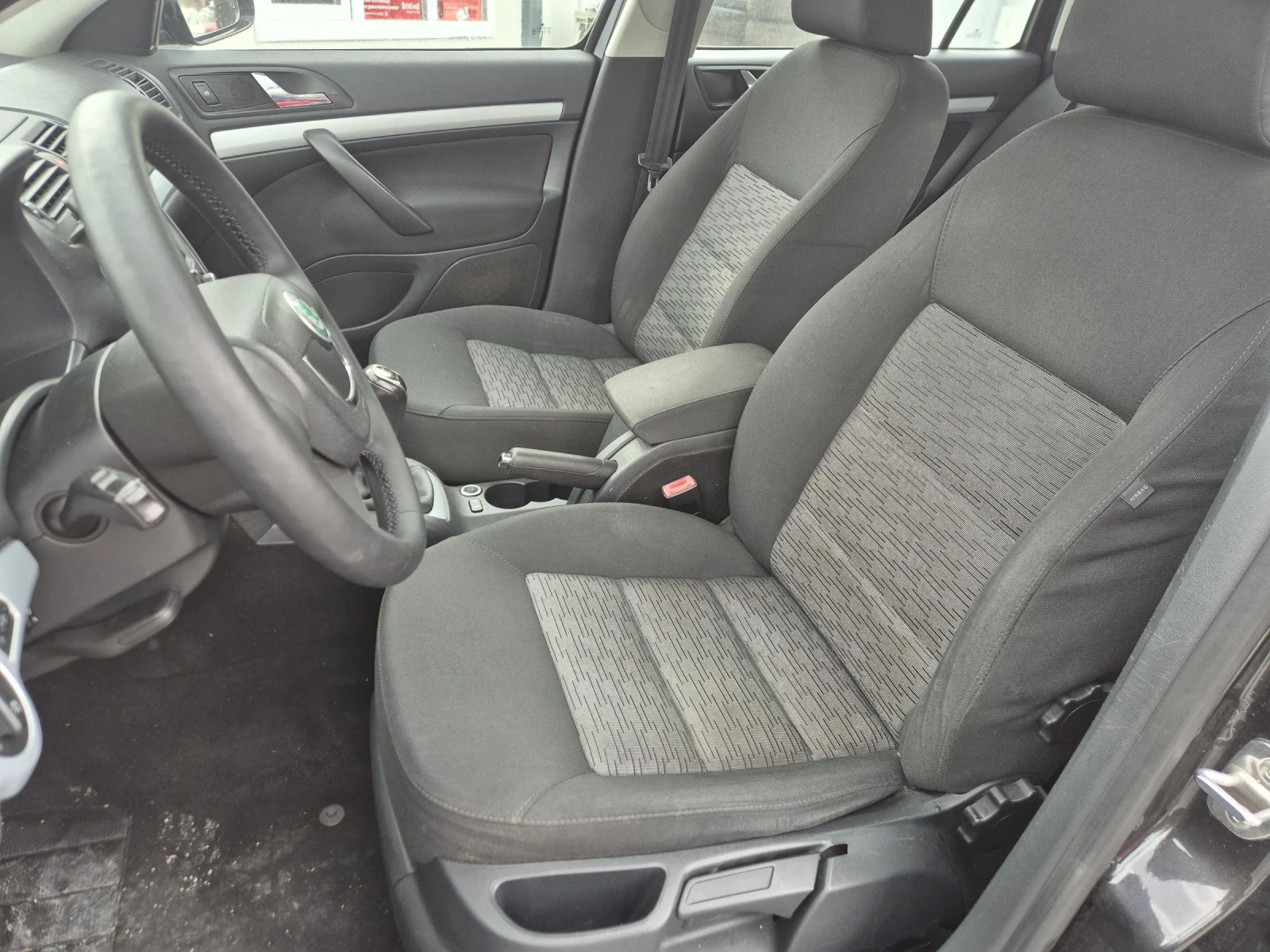 Skoda Octavia 1.2FSI NAVI, снимка 6 - Автомобили и джипове - 51835536