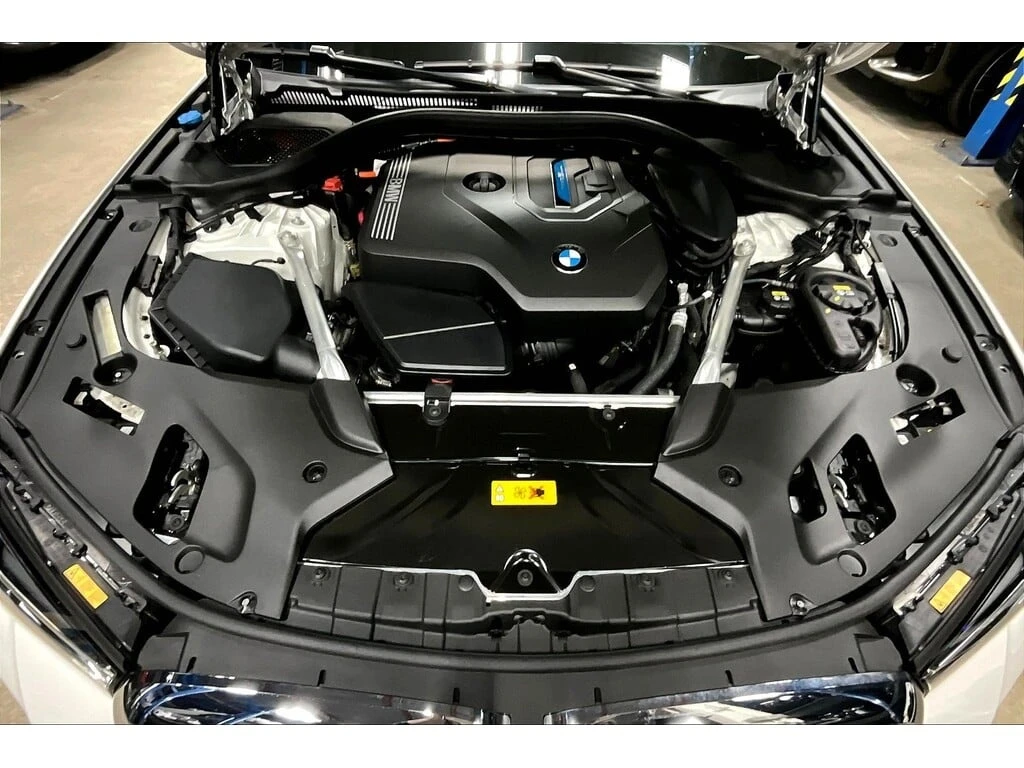 BMW 530E * xDrive * CARFAX *    | Mobile.bg   15