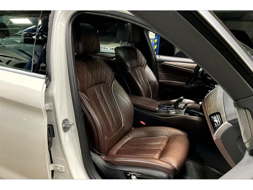 BMW 530E * xDrive * CARFAX *    | Mobile.bg   13