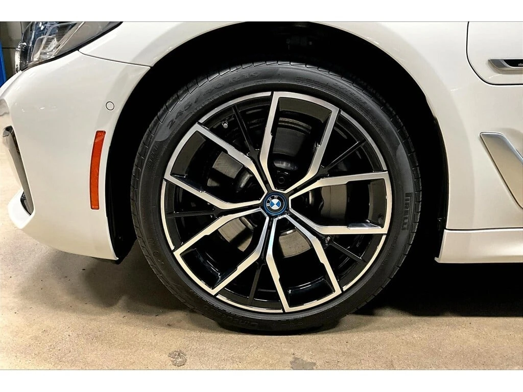 BMW 530E * xDrive * CARFAX *    | Mobile.bg   14