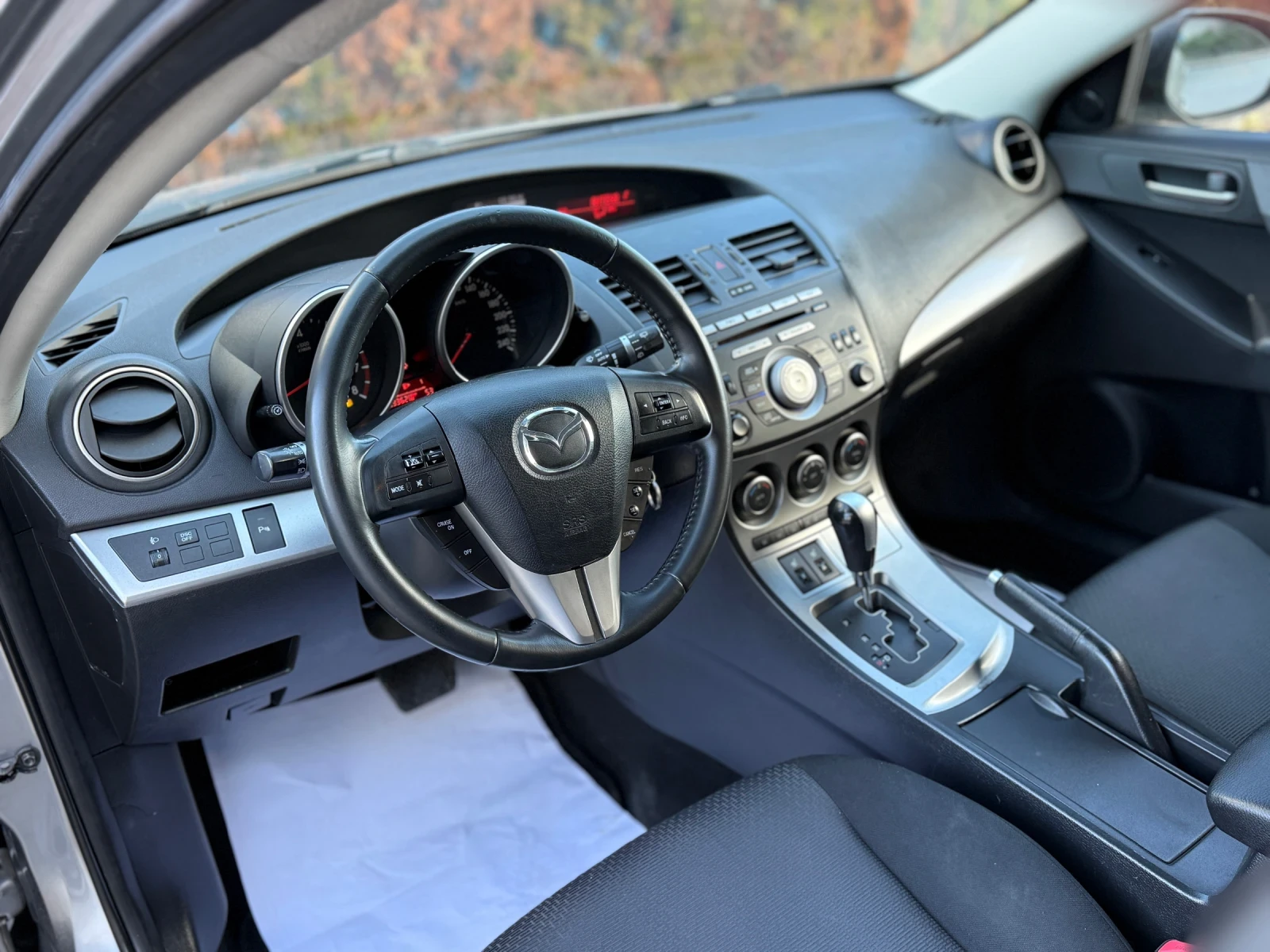 Mazda 3 2.0i АВТОМАТИК - изображение 6