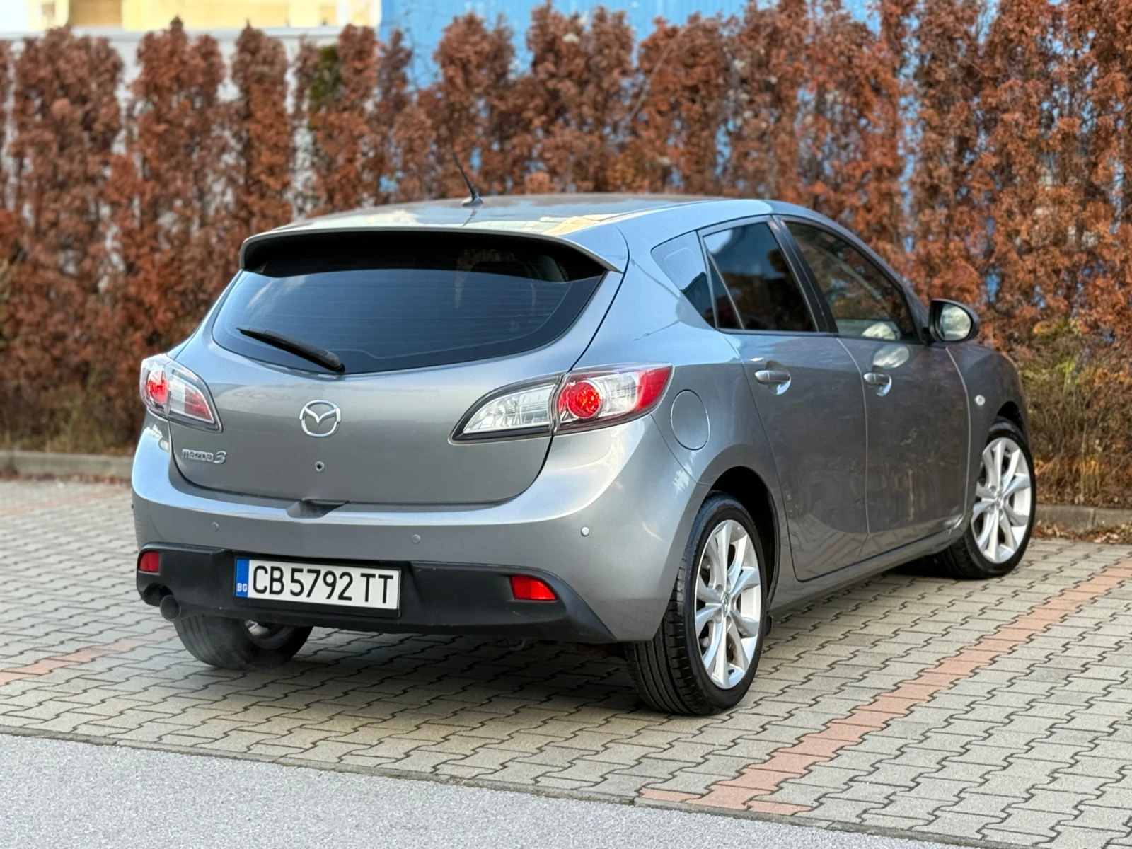 Mazda 3 2.0i АВТОМАТИК - изображение 3