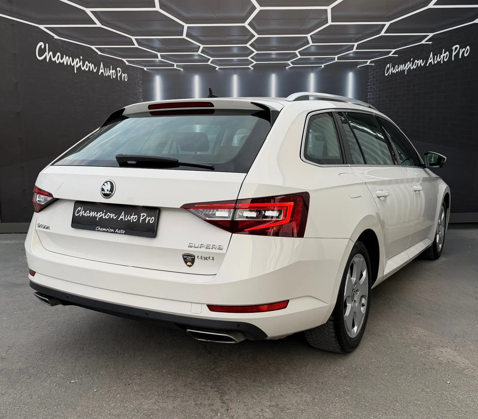 Skoda Superb 2.0 TSI - изображение 6