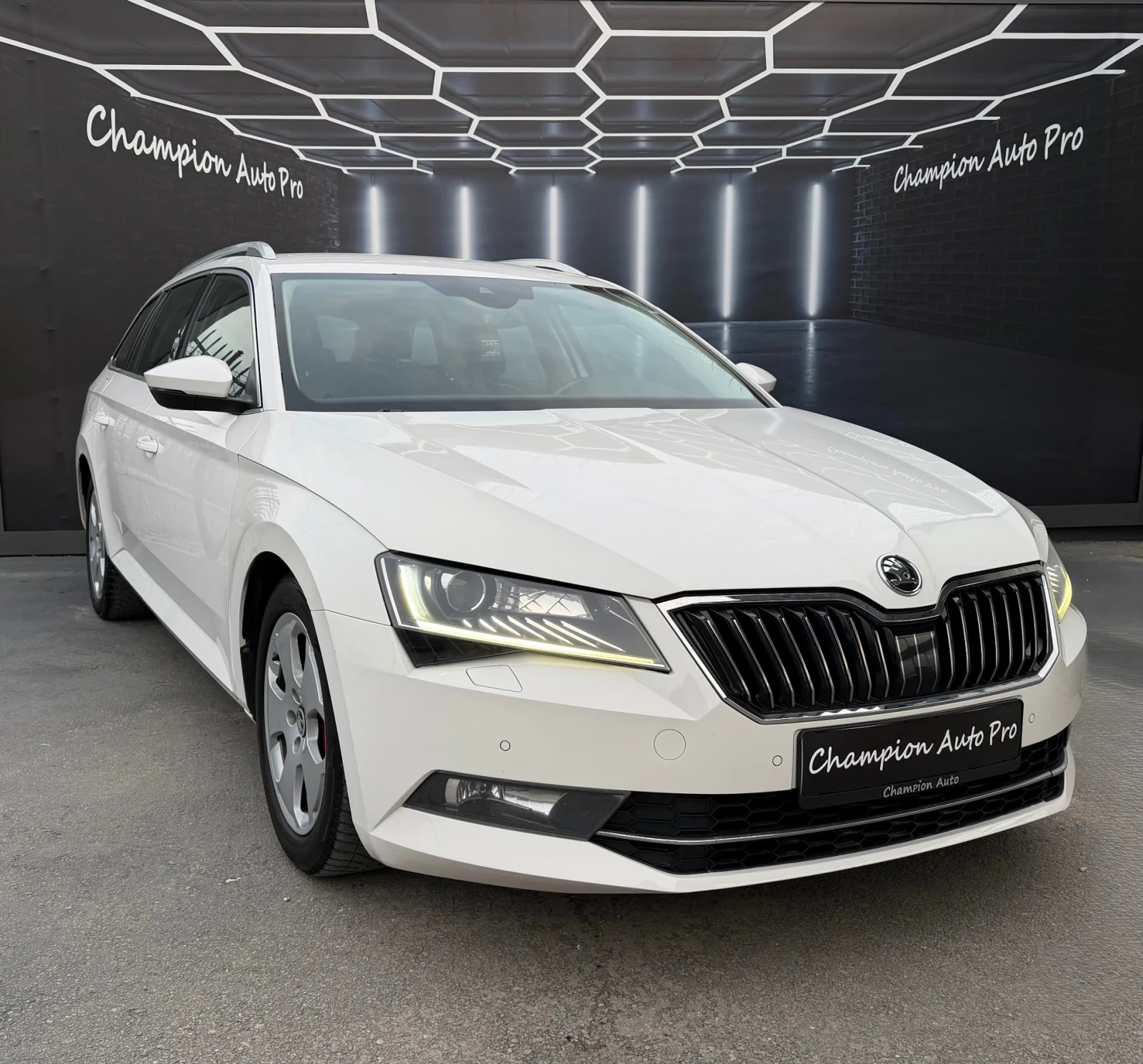 Skoda Superb 2.0 TSI - изображение 3