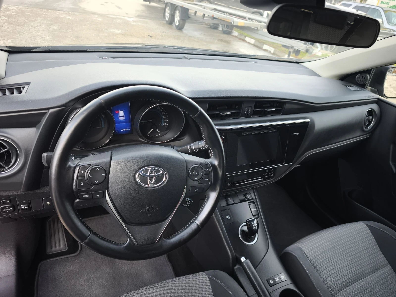 Toyota Auris 1.8HYBRID LOUNGE FULL SERVICE IN TOYOTA NEW  - изображение 7