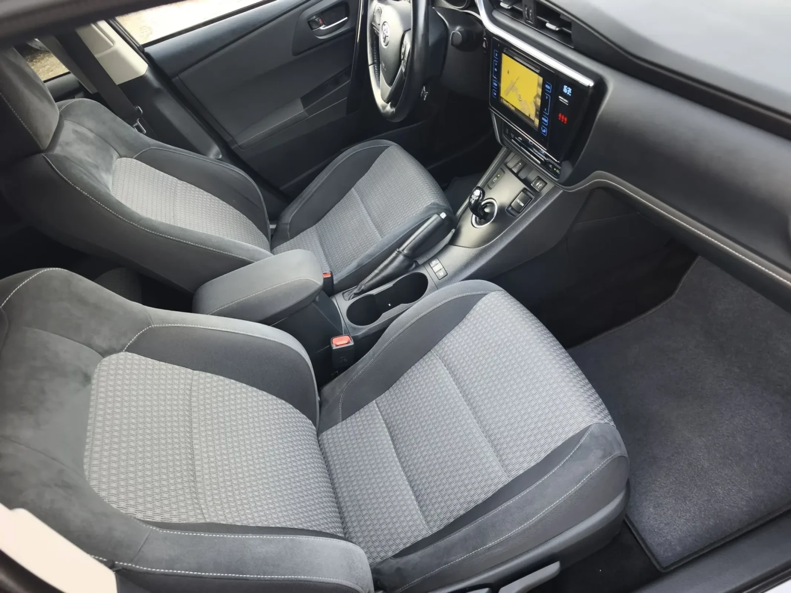 Toyota Auris 1.8HYBRID LOUNGE FULL SERVICE IN TOYOTA NEW  | Mobile.bg � ����������� 11