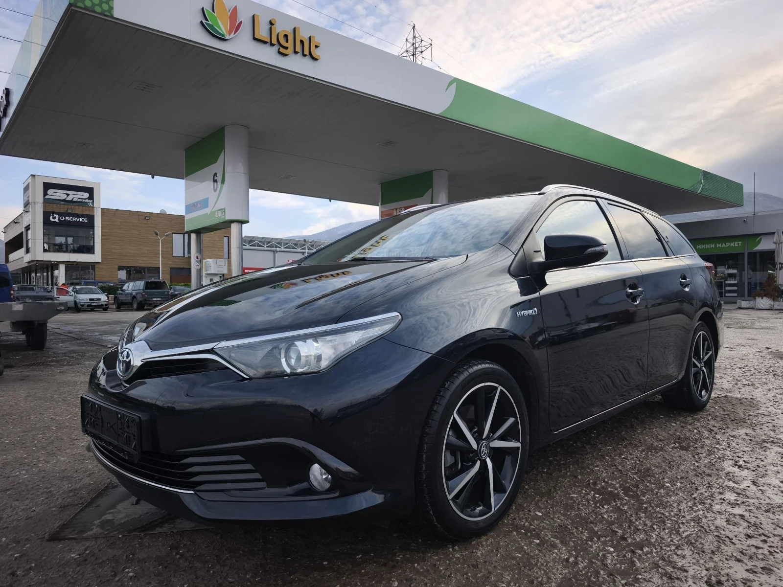 Toyota Auris 1.8HYBRID LOUNGE FULL SERVICE IN TOYOTA NEW  | Mobile.bg � ����������� 1