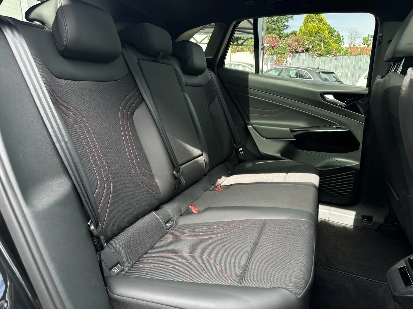 VW ID.4 GTX 299hp. 4motion 77KwH DIGITAL , HEAD UP , , снимка 9 - Автомобили и джипове - 54527434