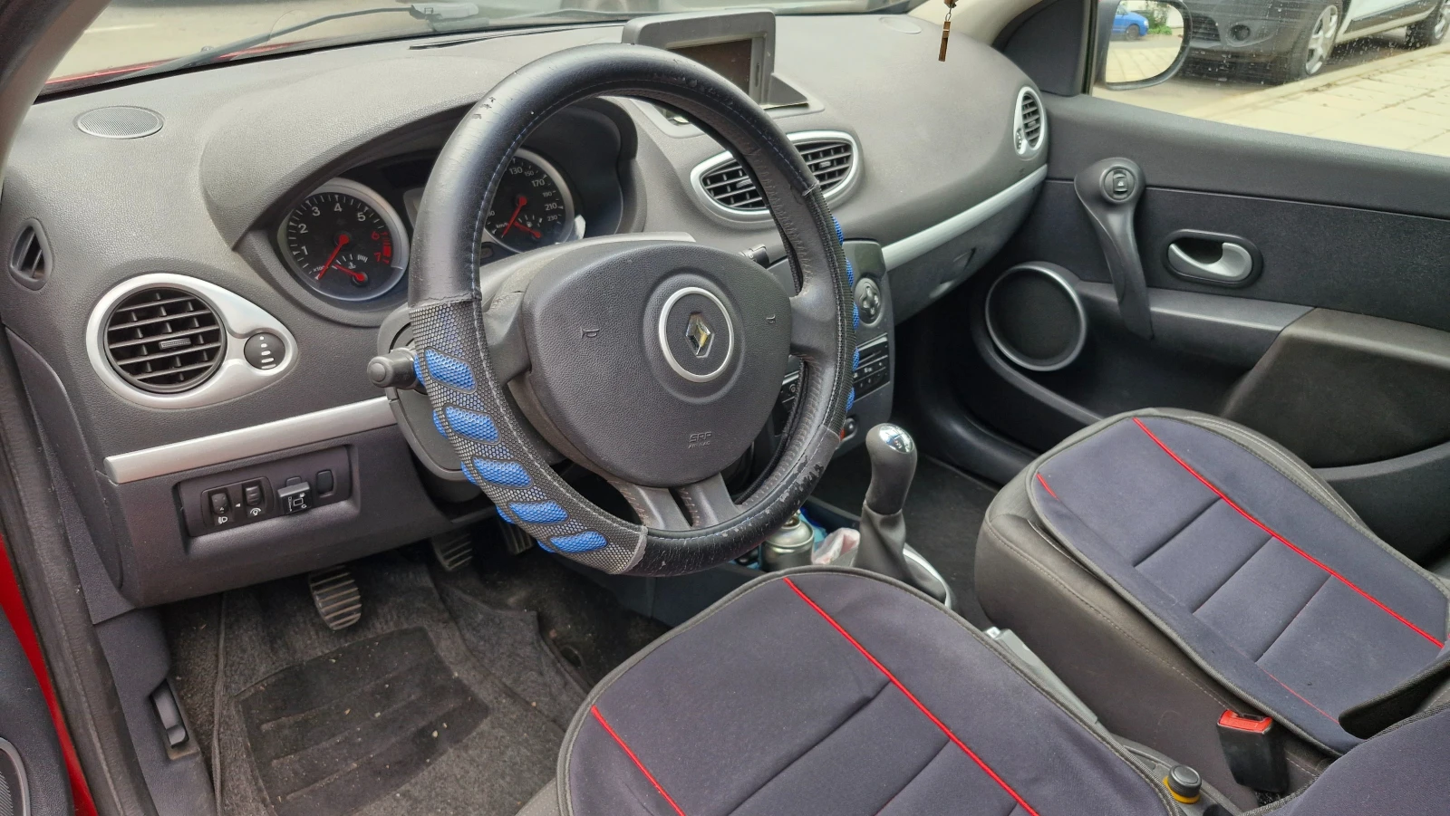 Renault Clio, снимка 5 - Автомобили и джипове - 54782311