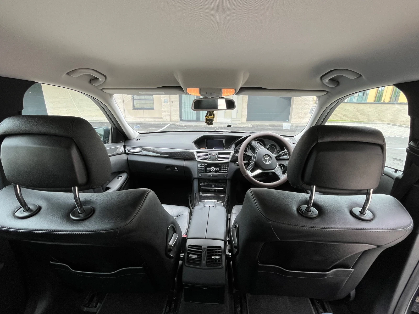 Mercedes-Benz E 220, снимка 14 - Автомобили и джипове - 54892232