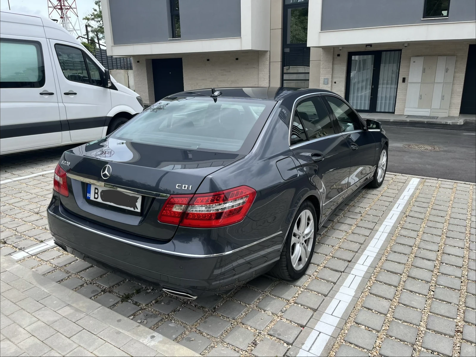 Mercedes-Benz E 220, снимка 6 - Автомобили и джипове - 54892232