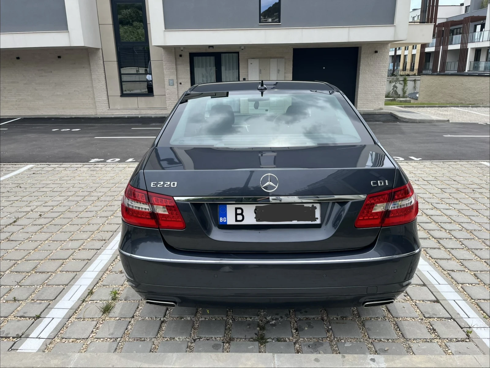 Mercedes-Benz E 220, снимка 5 - Автомобили и джипове - 54892232